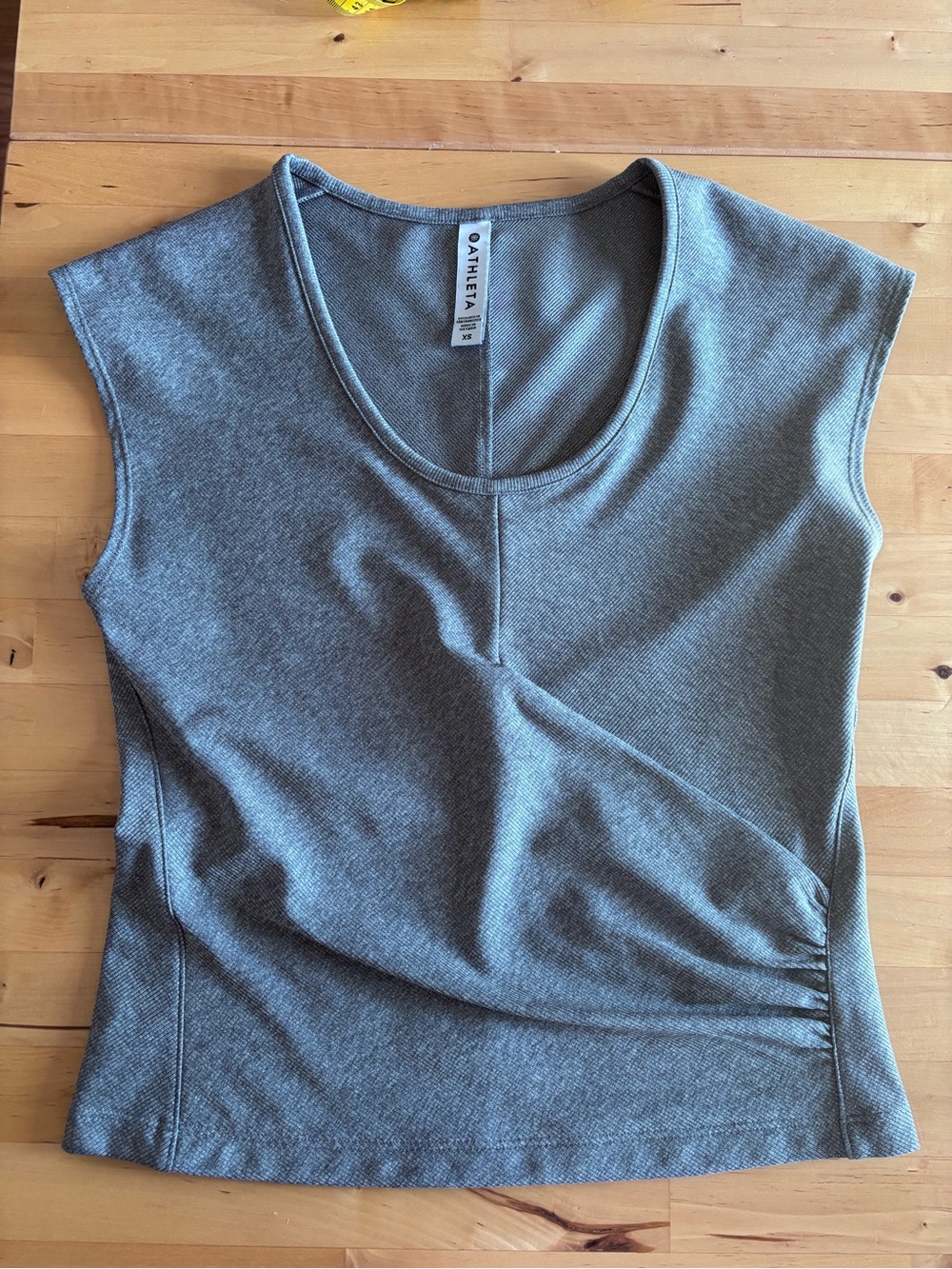 Athleta Bayview tee XS EUC Gray Scoop Neck Cap Sleeve - Picture 5 of 8
